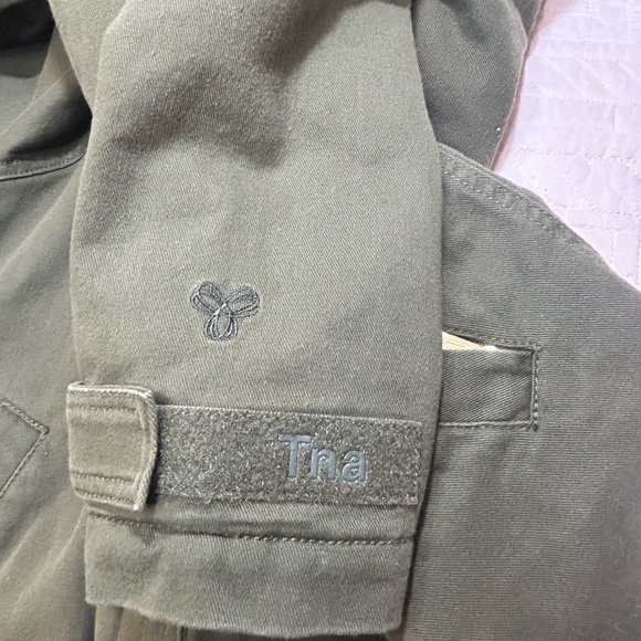 Aritzia TNA Christie Jacket in Army Green Hooded Women’s Size 2 - Picture 9 of 9